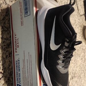 Nike Men's Black and White Sneakers